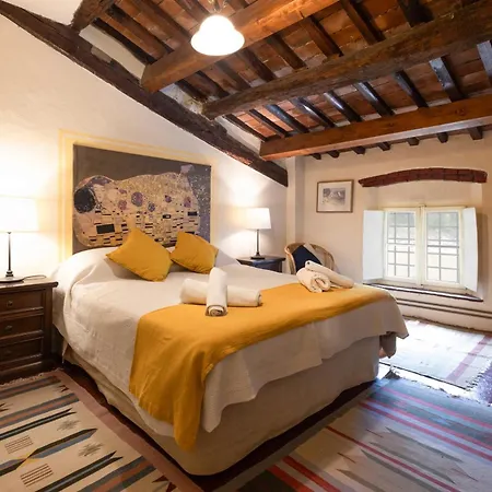 Roocello, Charming Restored Olive Mill, With Pool Capannori