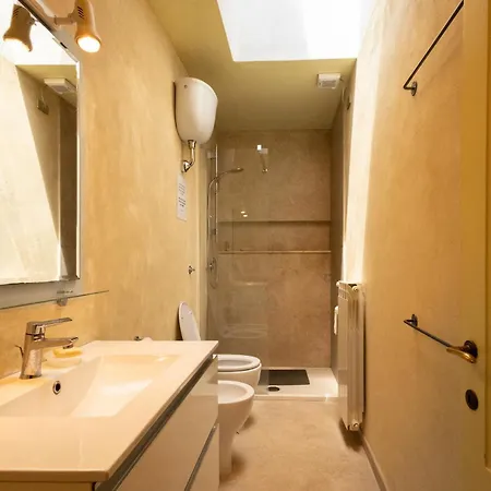 Roocello, Charming Restored Olive Mill, With Pool Capannori